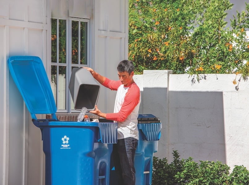 Emptying-Indoor-Recycling
